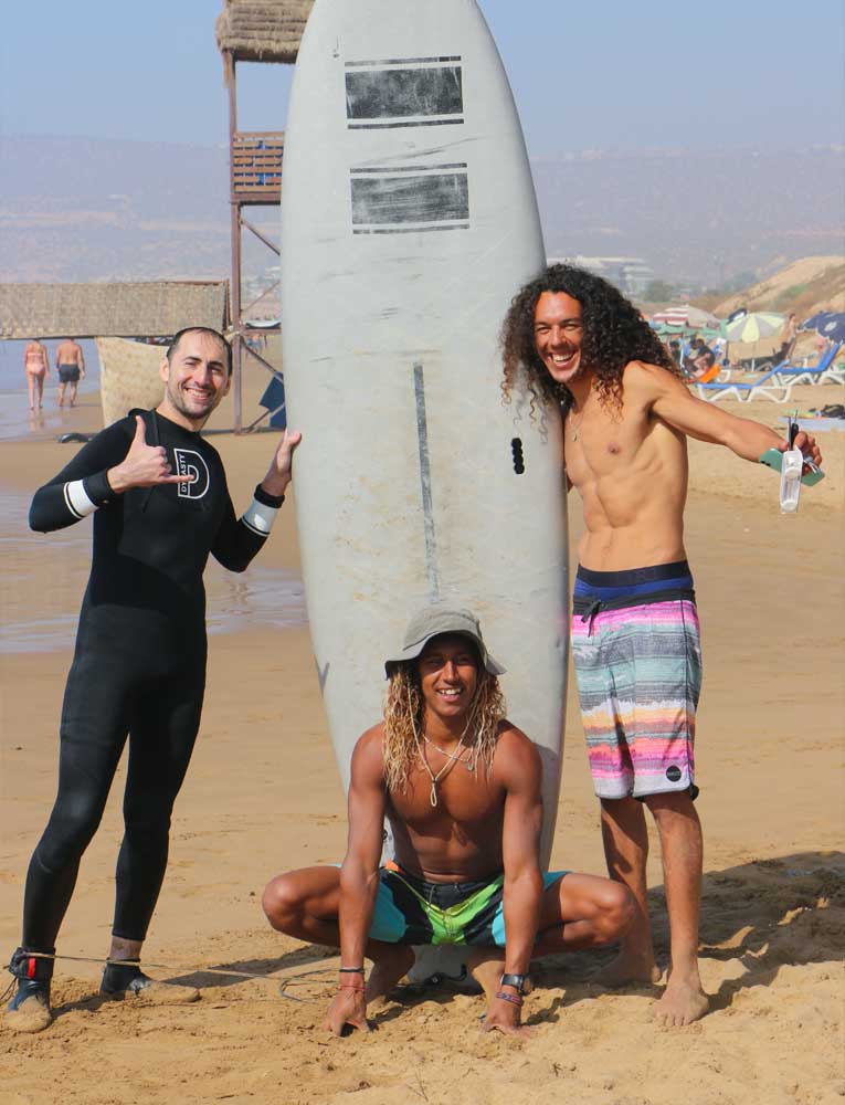 Moe and Happy surfers Tamraght